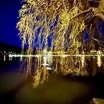 Casa de Férias Pieds Dans L'eau Private Wellness Bordure De Meuse Lustin
