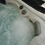 Pieds Dans L'eau Private Wellness Bordure De Meuse בית נופש לוסטין