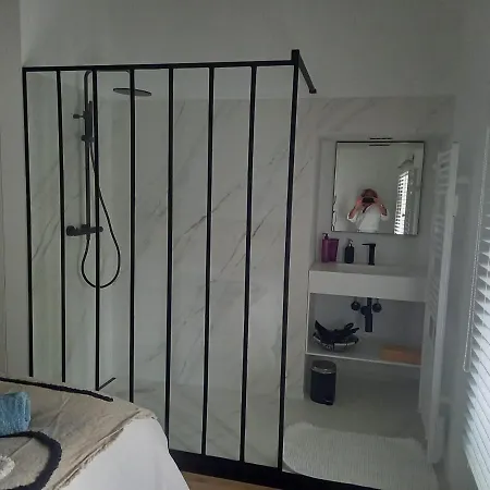 Casa de Férias Pieds Dans L'eau Private Wellness Bordure De Meuse