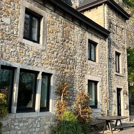 Casa de Férias Pieds Dans L'eau Private Wellness Bordure De Meuse Lustin