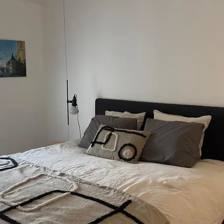 Pieds Dans L'eau Private Wellness Bordure De Meuse Lustin