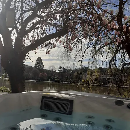 Pieds Dans L'eau Private Wellness Bordure De Meuse 別荘 リュスタン