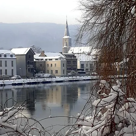 Casa de Férias Pieds Dans L'eau Private Wellness Bordure De Meuse *