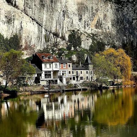 Casa de Férias Pieds Dans L'eau Private Wellness Bordure De Meuse Lustin