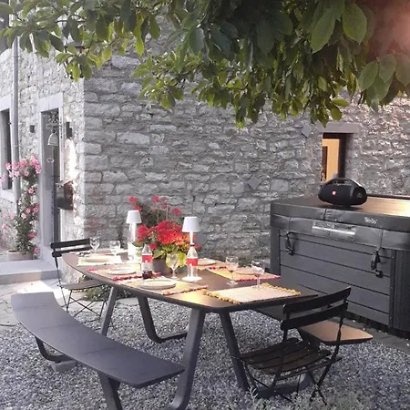 Pieds Dans L'eau Private Wellness Bordure De Meuse 別荘 *