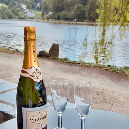 Pieds Dans L'eau Private Wellness Bordure De Meuse * リュスタン