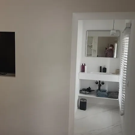 Pieds Dans L'eau Private Wellness Bordure De Meuse بيت للعطل Lustin