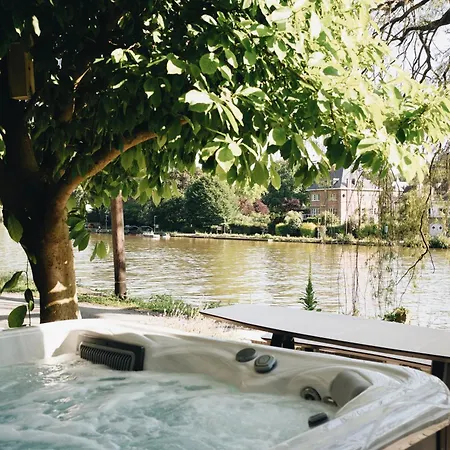 Pieds Dans L'eau Private Wellness Bordure De Meuse 別荘