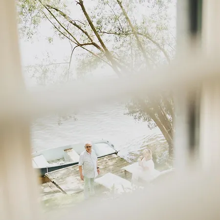 Pieds Dans L'eau Private Wellness Bordure De Meuse *