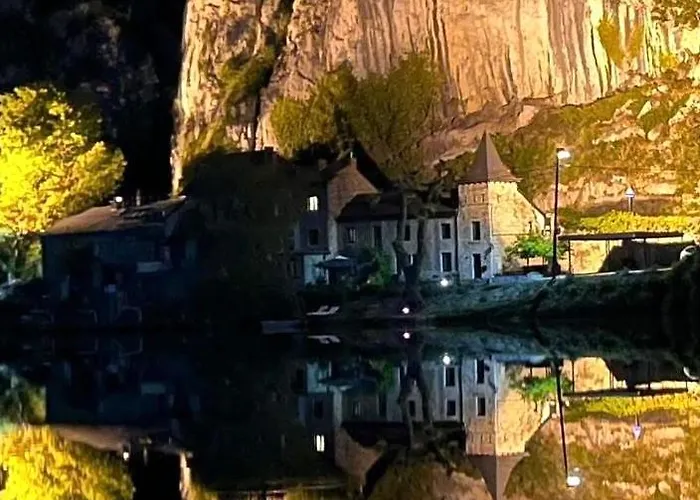 Pieds Dans L'eau Private Wellness Bordure De Meuse 루스틴